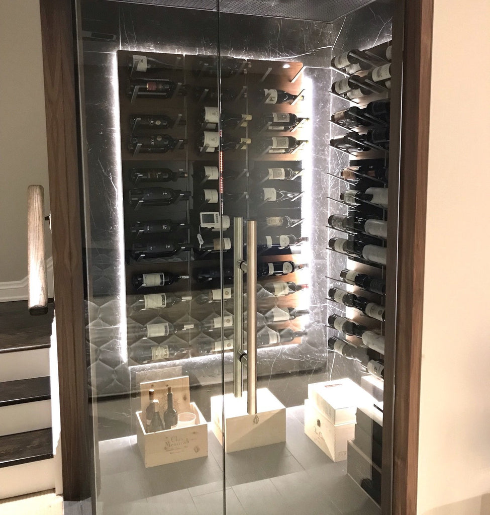 label-ud vinopbevaring glas display vinkælder